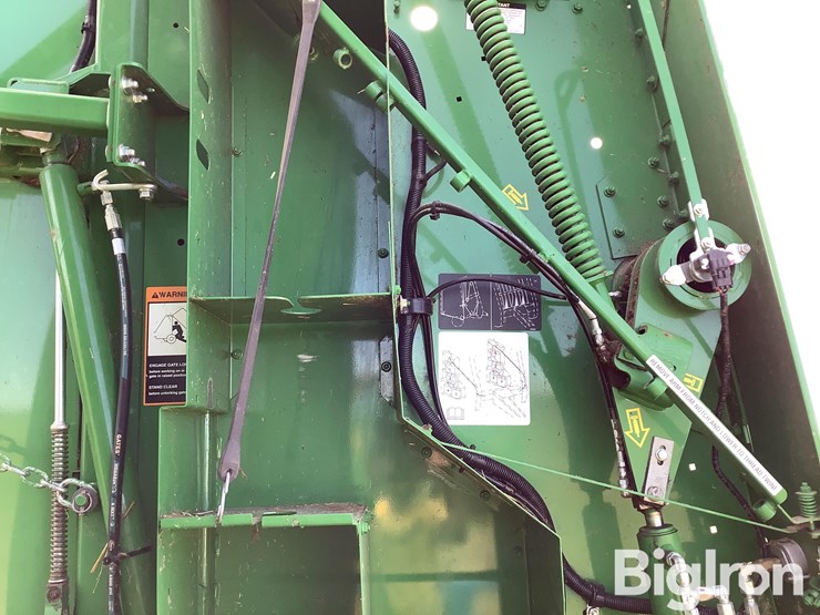 2022-john-deere-560m-image-18