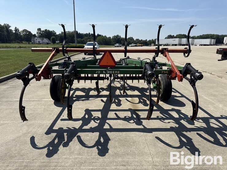 john-deere-714-image-6