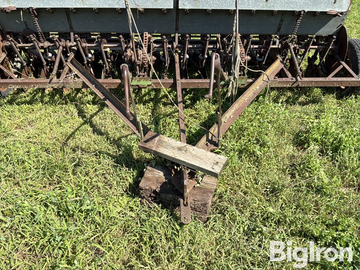 john-deere-11-image-12