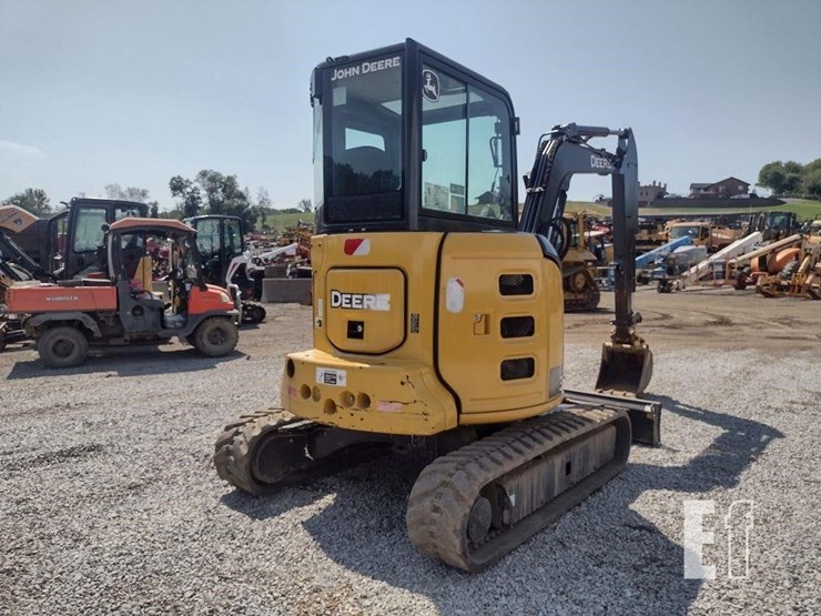 2014-deere-35g-image-37