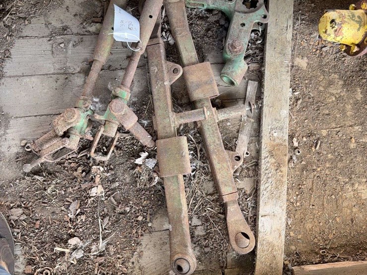john-deere-530-3-point-arms-image-1