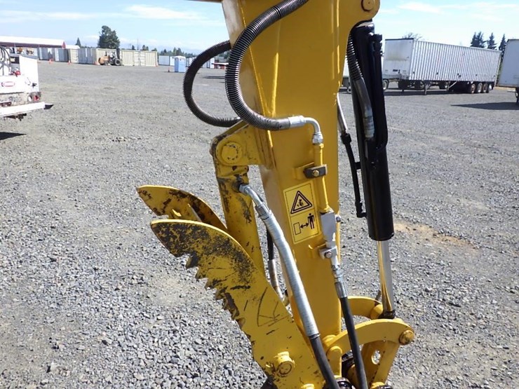 caterpillar-303-image-28