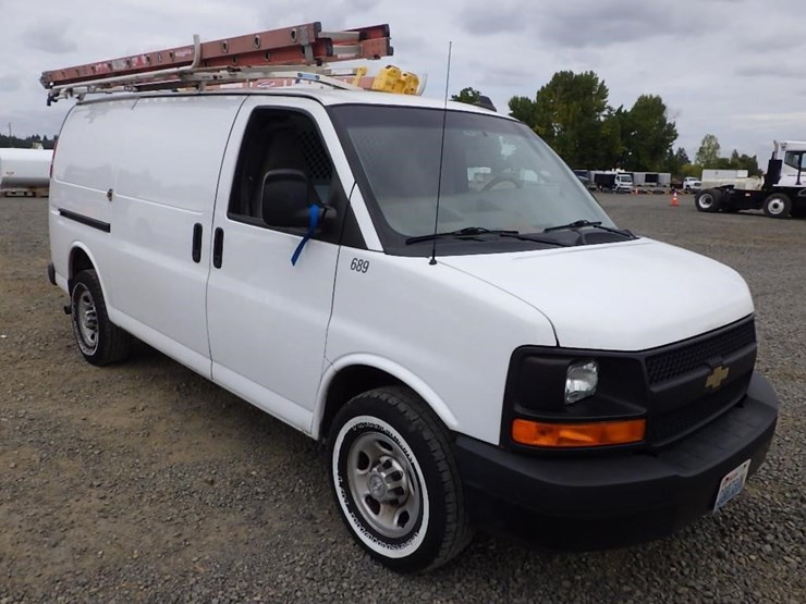 2016-utility-van-image-7