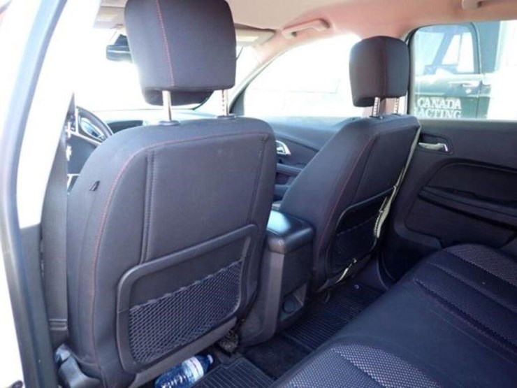 2017-chevrolet-equinox-image-14