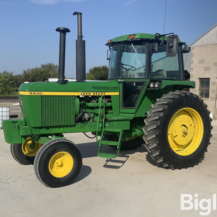 1975 JOHN DEERE 4430H