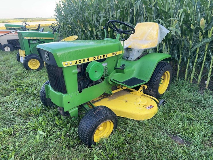 john-deere-120-image-1