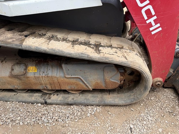 2020-takeuchi-tl8-image-15