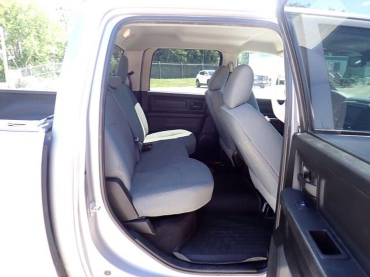 2019-dodge-1500-image-32