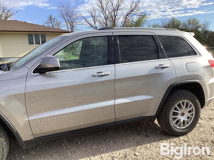 2014-jeep-grand-cherokee-laredo-image-10