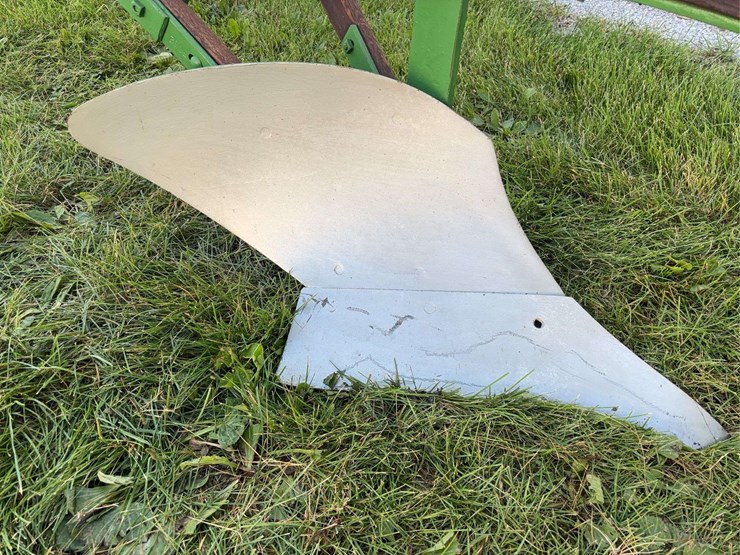 john-deere-16-image-14