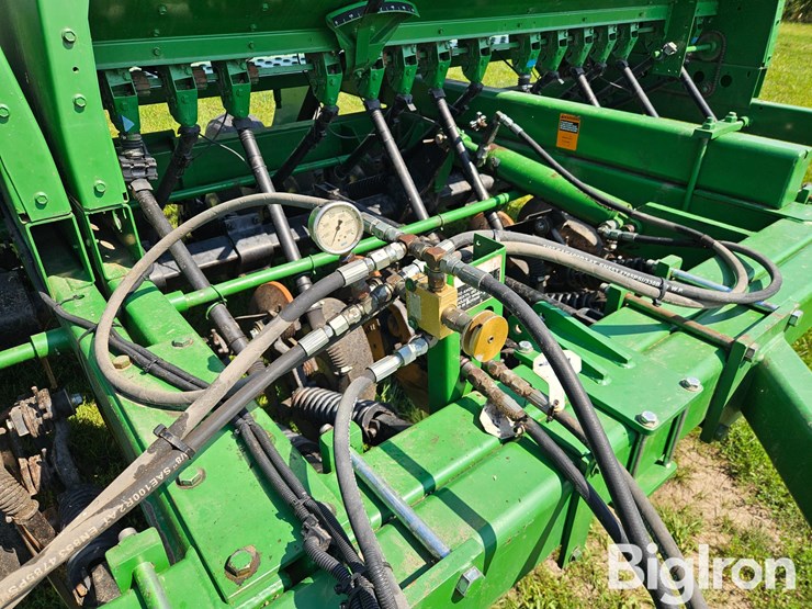 john-deere-750-image-13