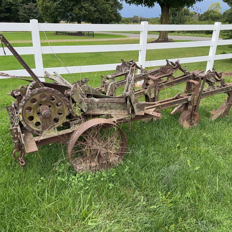 Avery 3 Bottom Self Lift Plow