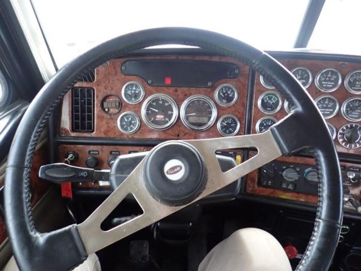 2004-peterbilt-379-image-20