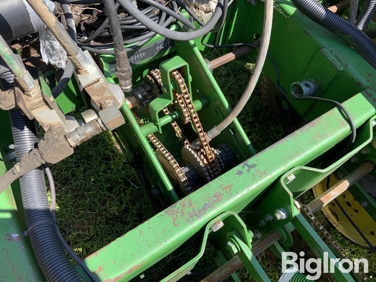 john-deere-7300-image-15