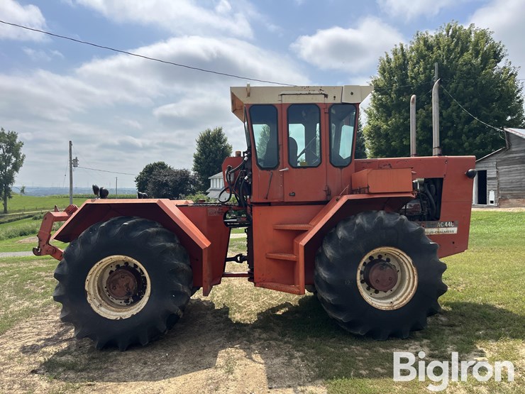 1975-allis-chalmers-440-image-4