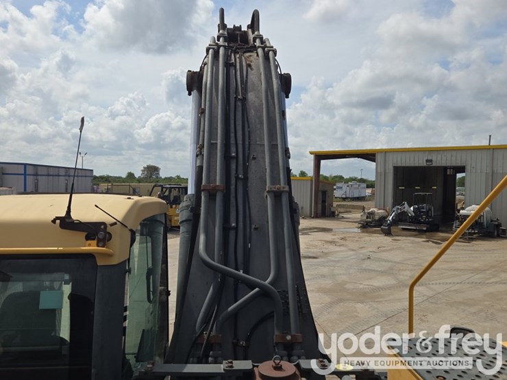 2015-volvo-ec350el-image-51
