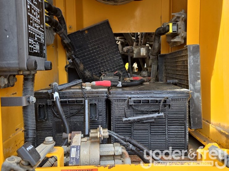 2015-volvo-ec350el-image-28
