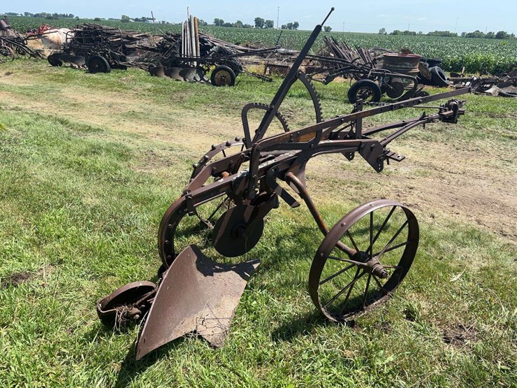 allis-chalmers-16”-one-bottom-pull-type-moldboard-plow-image-5