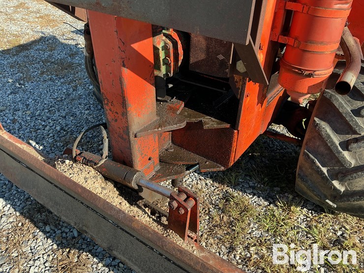 ditch-witch-r65-2-image-10