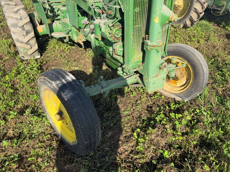 john-deere-330-image-3