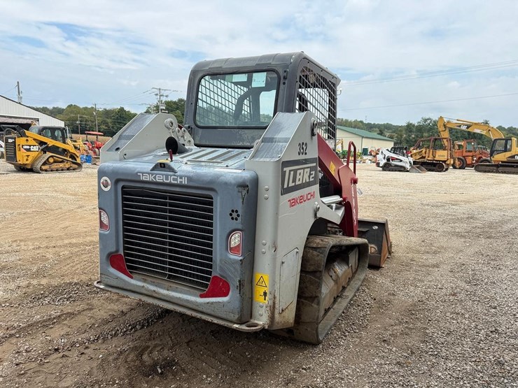 2020-takeuchi-tl8-image-4