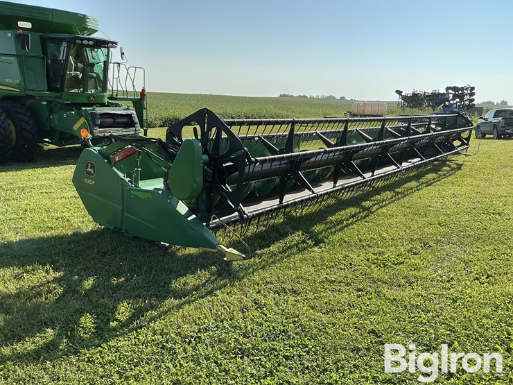 2017-john-deere-635f-image-3