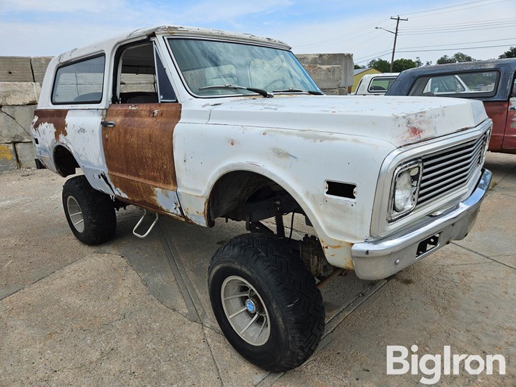 1972-chevrolet-k5-image-3