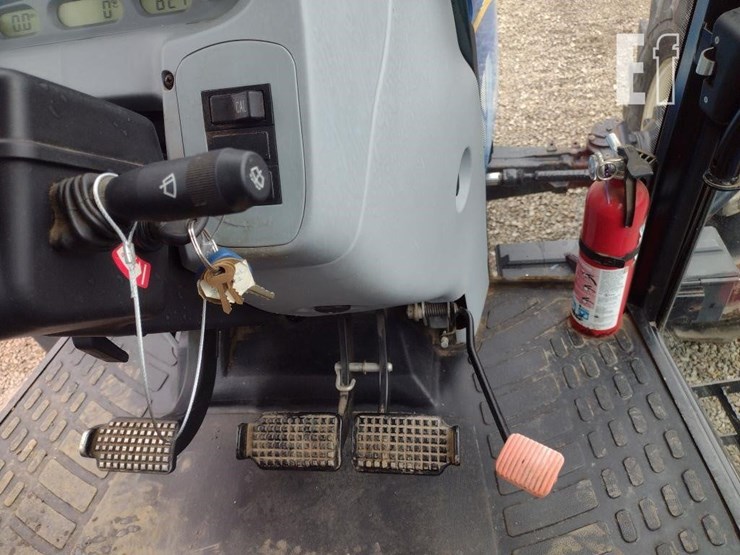 2011-new-holland-t5070-image-8