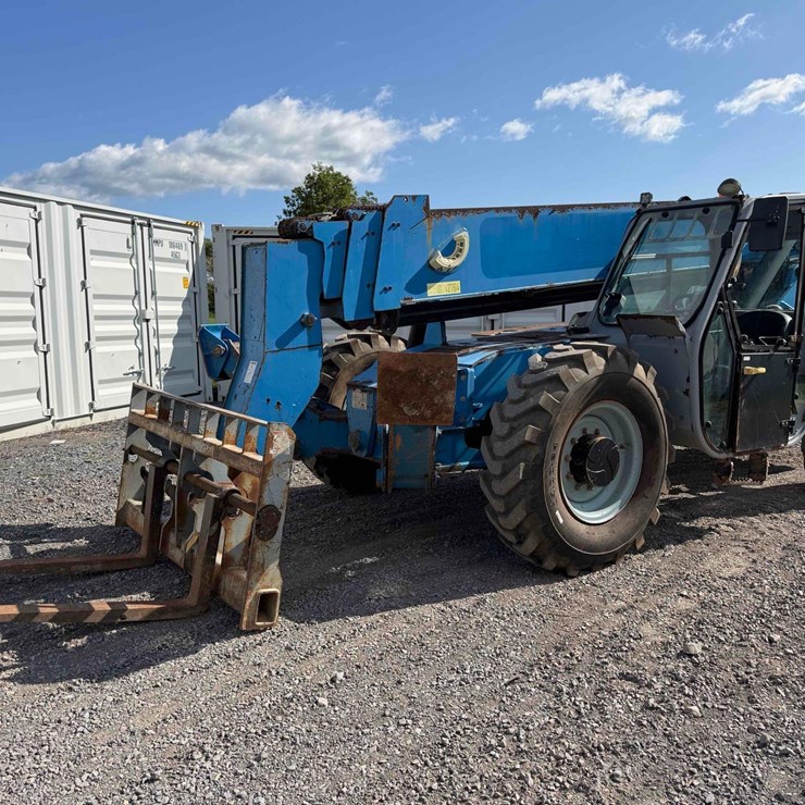 2014 GENIE GTH1056