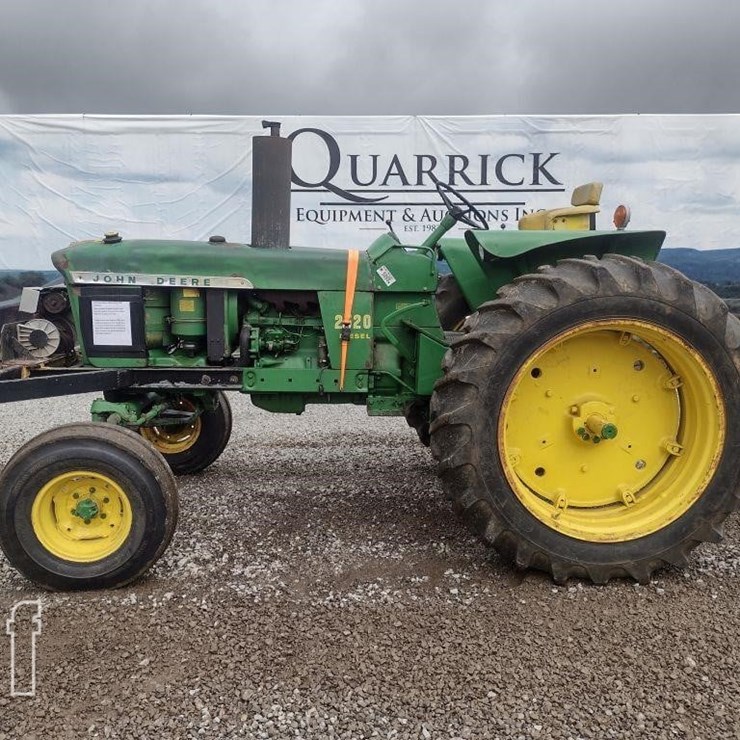 JOHN DEERE 2520