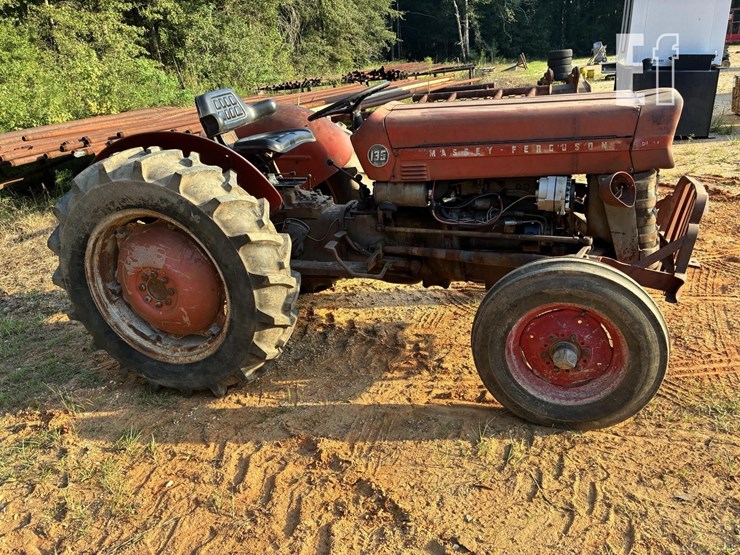 massey-ferguson-135-image-4