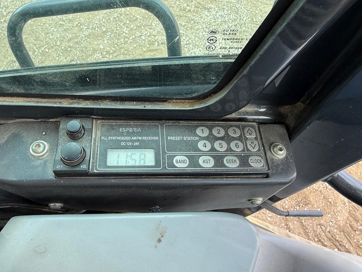 2015-deere-35g-image-27