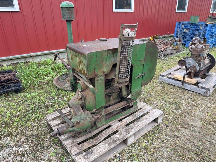 john-deere-luc-image-1