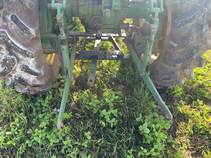 john-deere-320-image-5