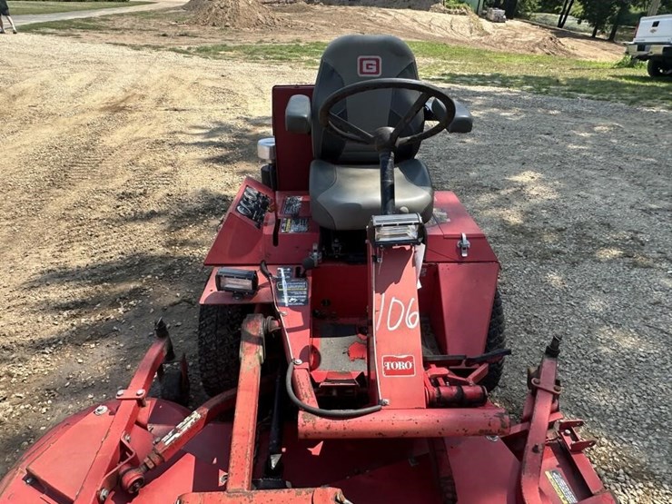 toro-groundsmaster-322d-image-5
