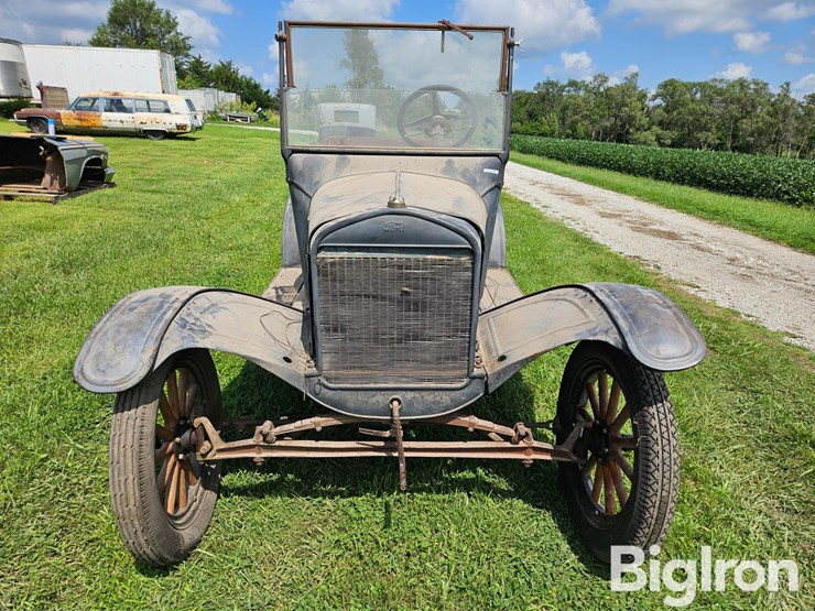 1924-ford-model-t-image-2