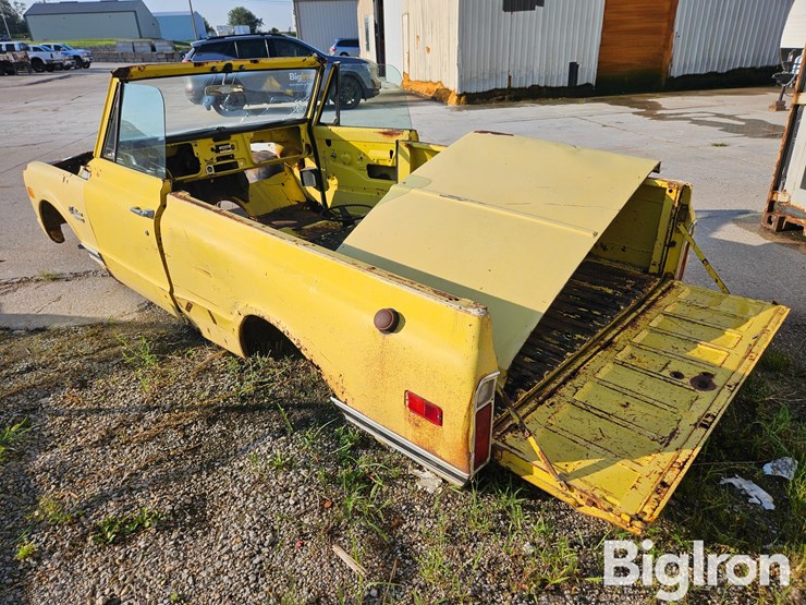 1970-chevrolet-k5-image-7