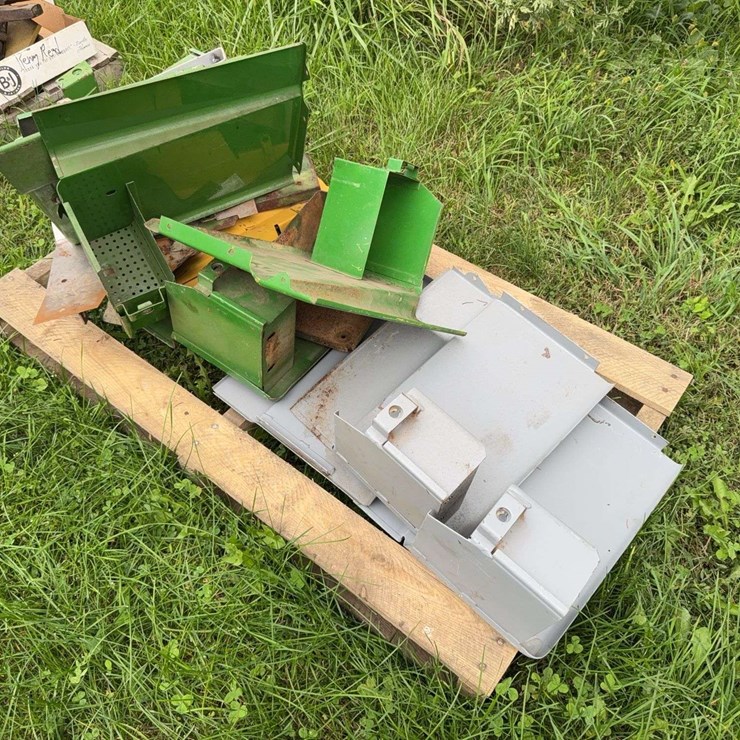 John Deere Dubuque Side Panes