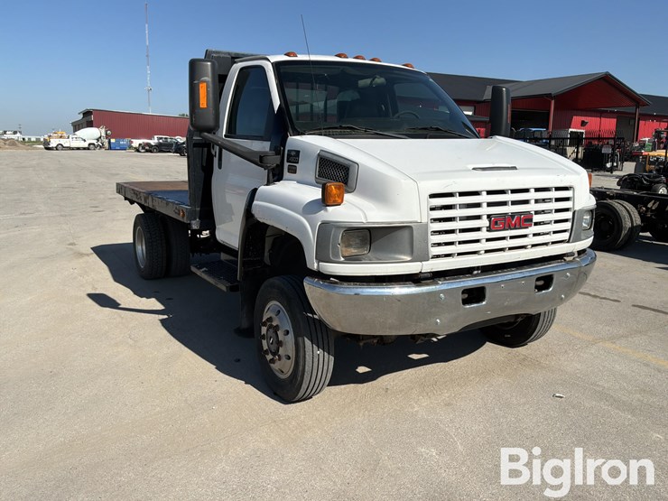 2008-gmc-5500-image-3
