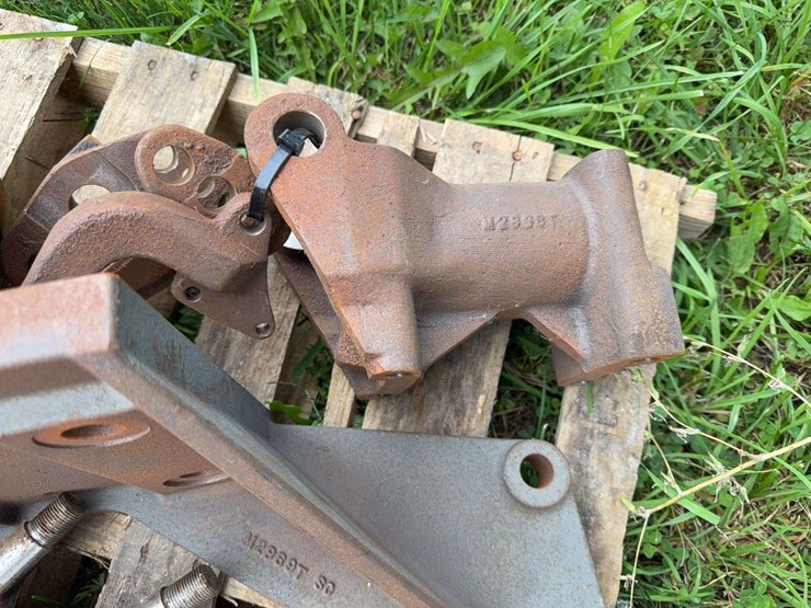 john-deere-dubuque-high-crop-hitch-parts-image-6