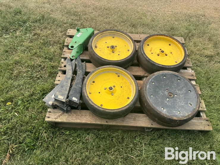 john-deere-1700-image-4