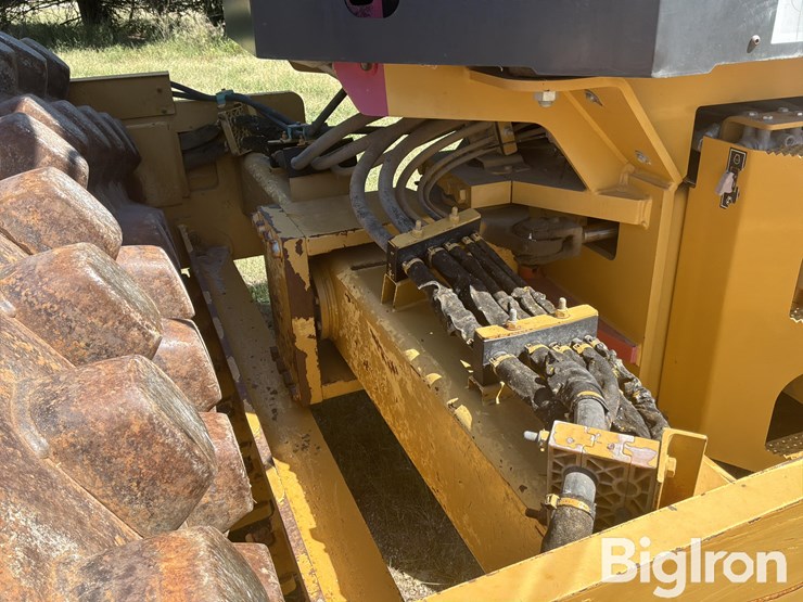 2009-caterpillar-cp56-image-20