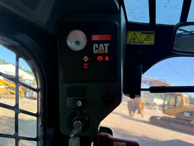 2012-caterpillar-246c-image-24