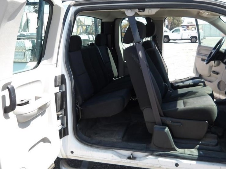 2012-gmc-sierra-3500-image-23