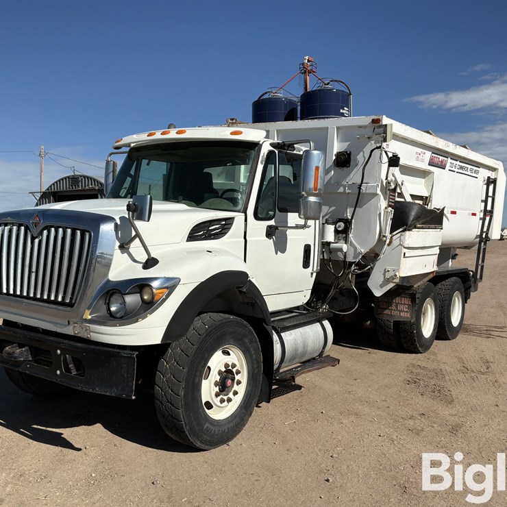 2011 INTERNATIONAL 7400
