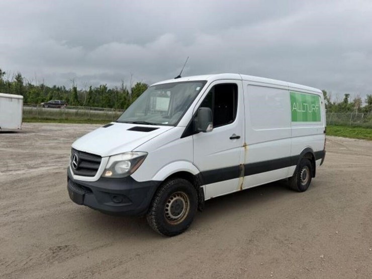 2018-mercedes-benz-sprinter-2500-image-1