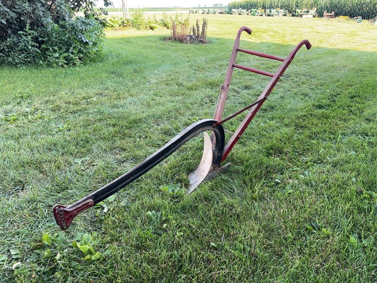 8”-walking-plow-image-6