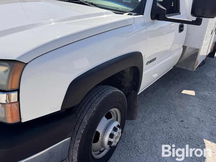 2006-chevrolet-silverado-3500-image-11