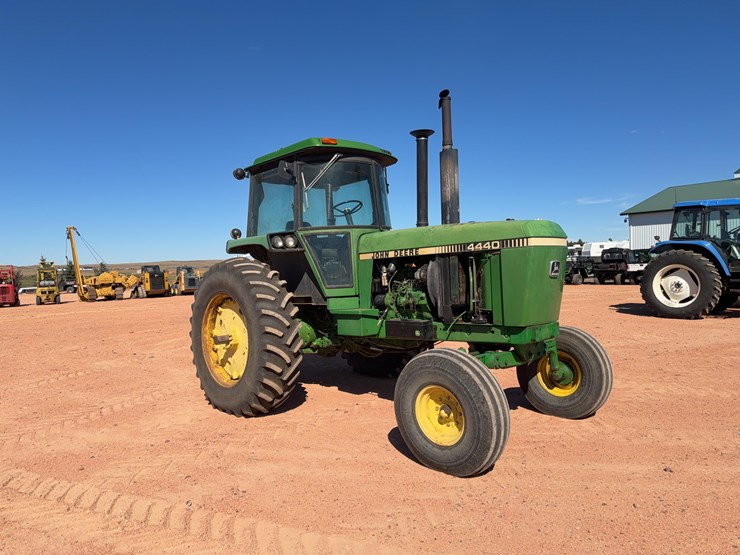 john-deere-4440-image-3