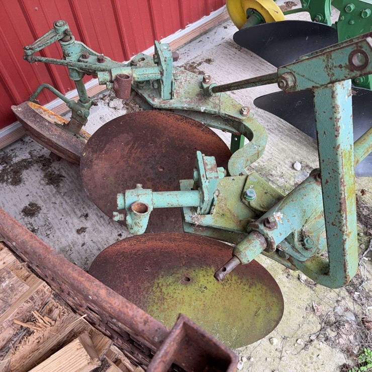 JOHN DEERE 2
